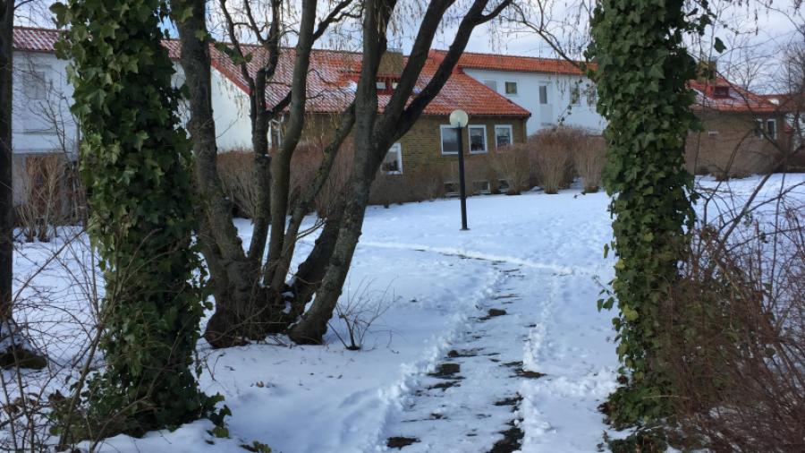 En av entréerna till området